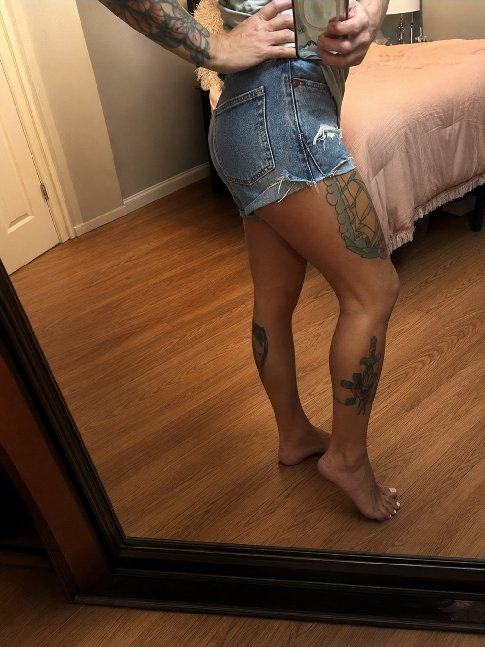 Levi's 501 Mini Waist Shorts. Size 26.